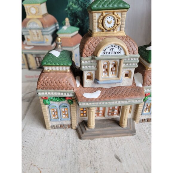 Dickens train station Keepsake porcelain lighted house Village accessory Xmas vi - Picture 3 of 9